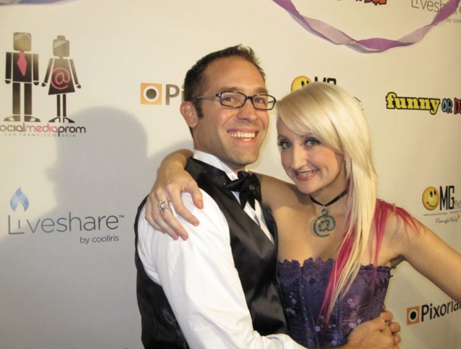 Couple on the red carpet at Social Media Prom 2010